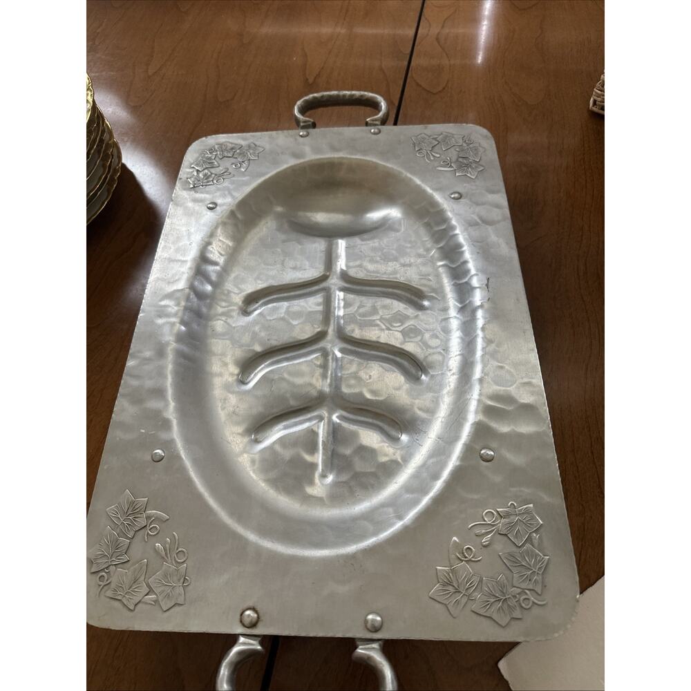 Vintage Everlast‎ Hand Forged Aluminum Footed Metal Serving Tray Cabin Farmhouse
